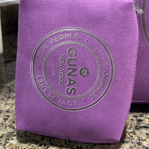 Gunas New York Tote - Picture 5 of 11